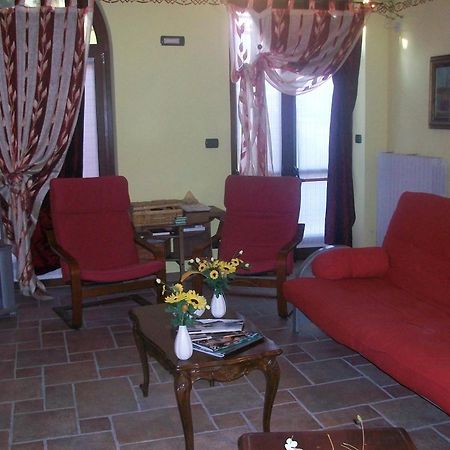 Tra... Monti E Vigne Bed & Breakfast La Morra Luaran gambar