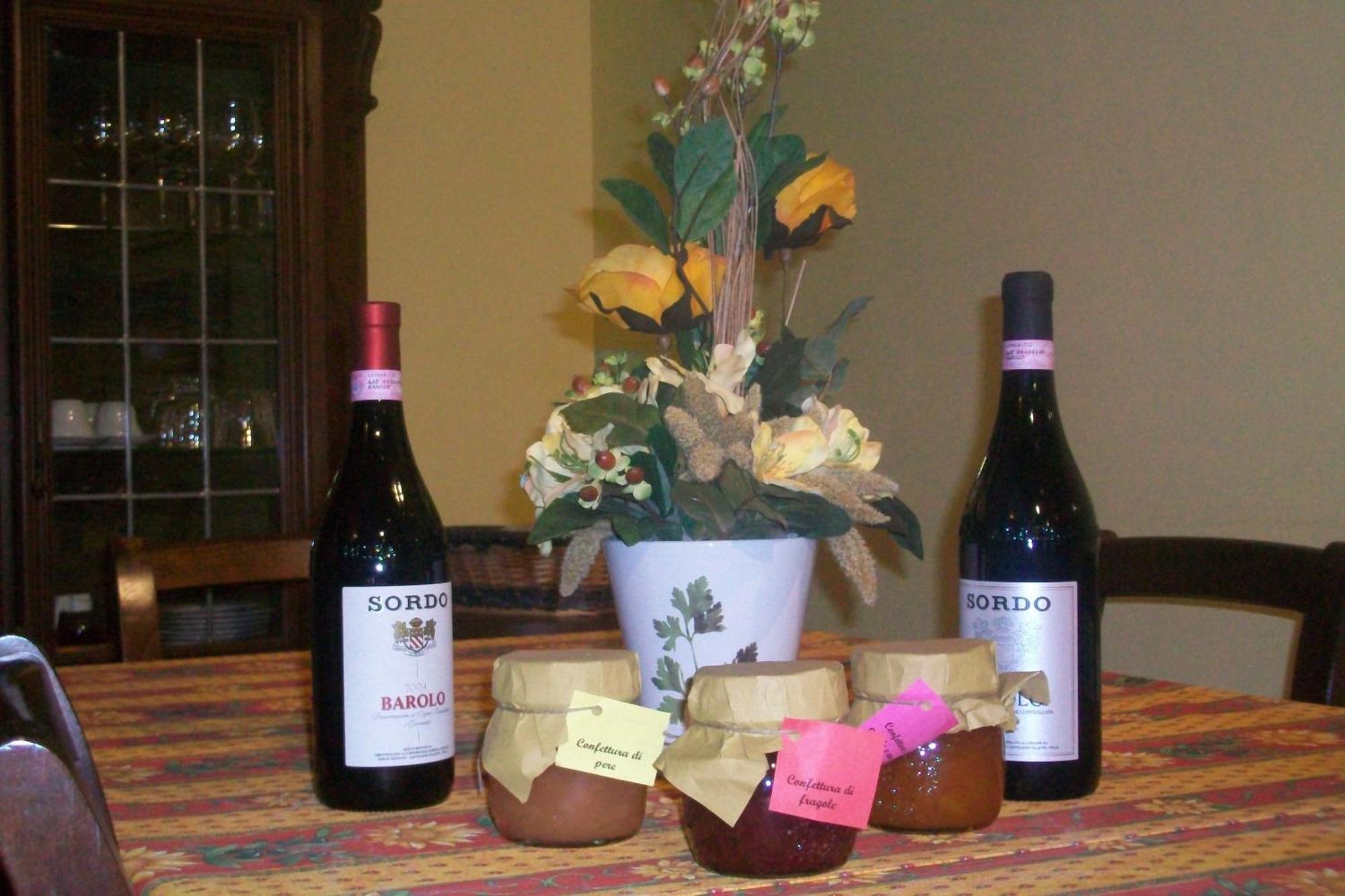 Tra... Monti E Vigne Bed & Breakfast La Morra Luaran gambar