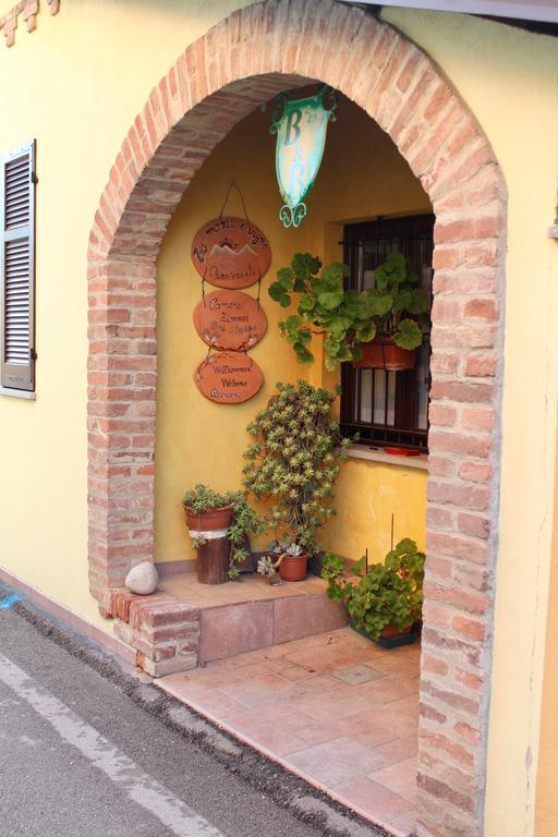Tra... Monti E Vigne Bed & Breakfast La Morra Luaran gambar