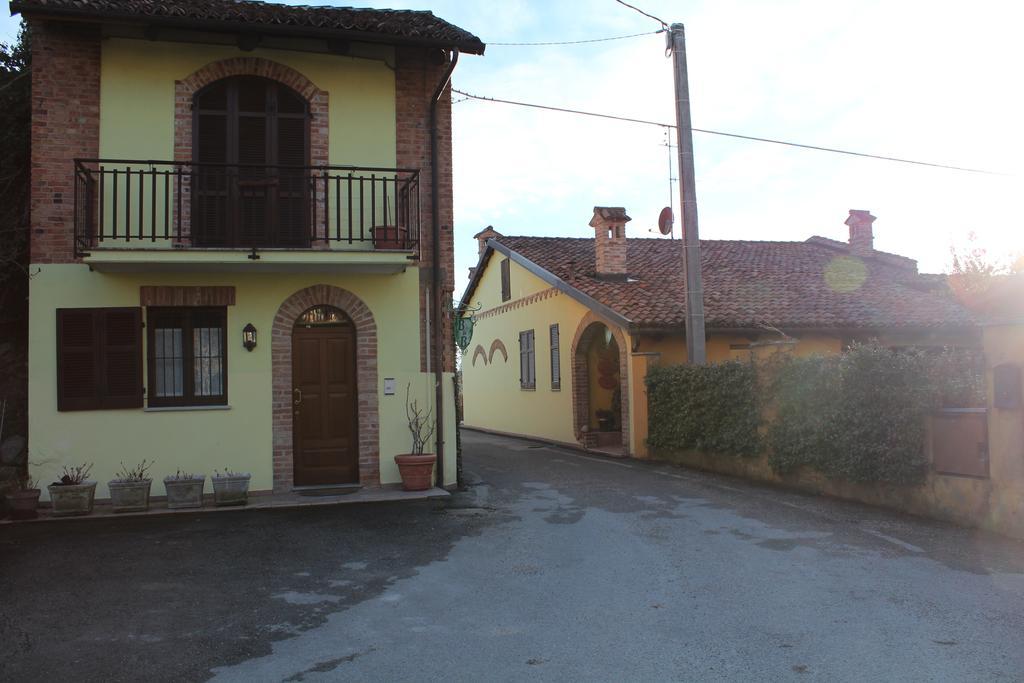 Tra... Monti E Vigne Bed & Breakfast La Morra Luaran gambar