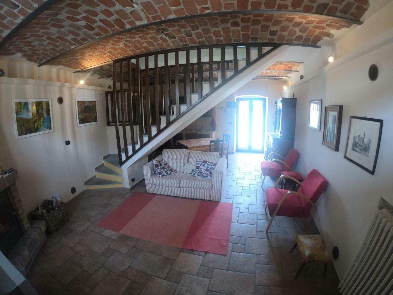 Tra... Monti E Vigne Bed & Breakfast La Morra Luaran gambar
