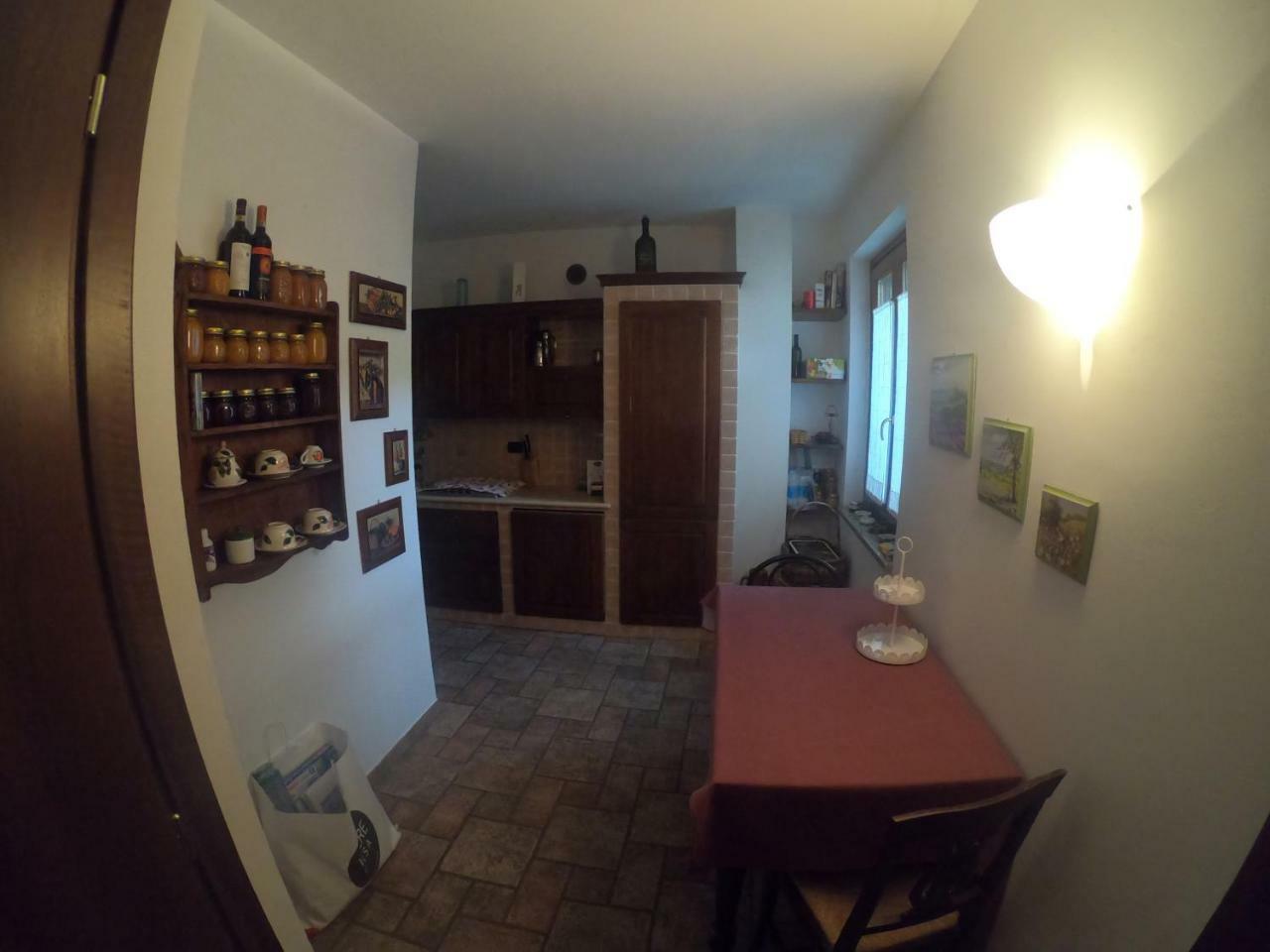 Tra... Monti E Vigne Bed & Breakfast La Morra Luaran gambar