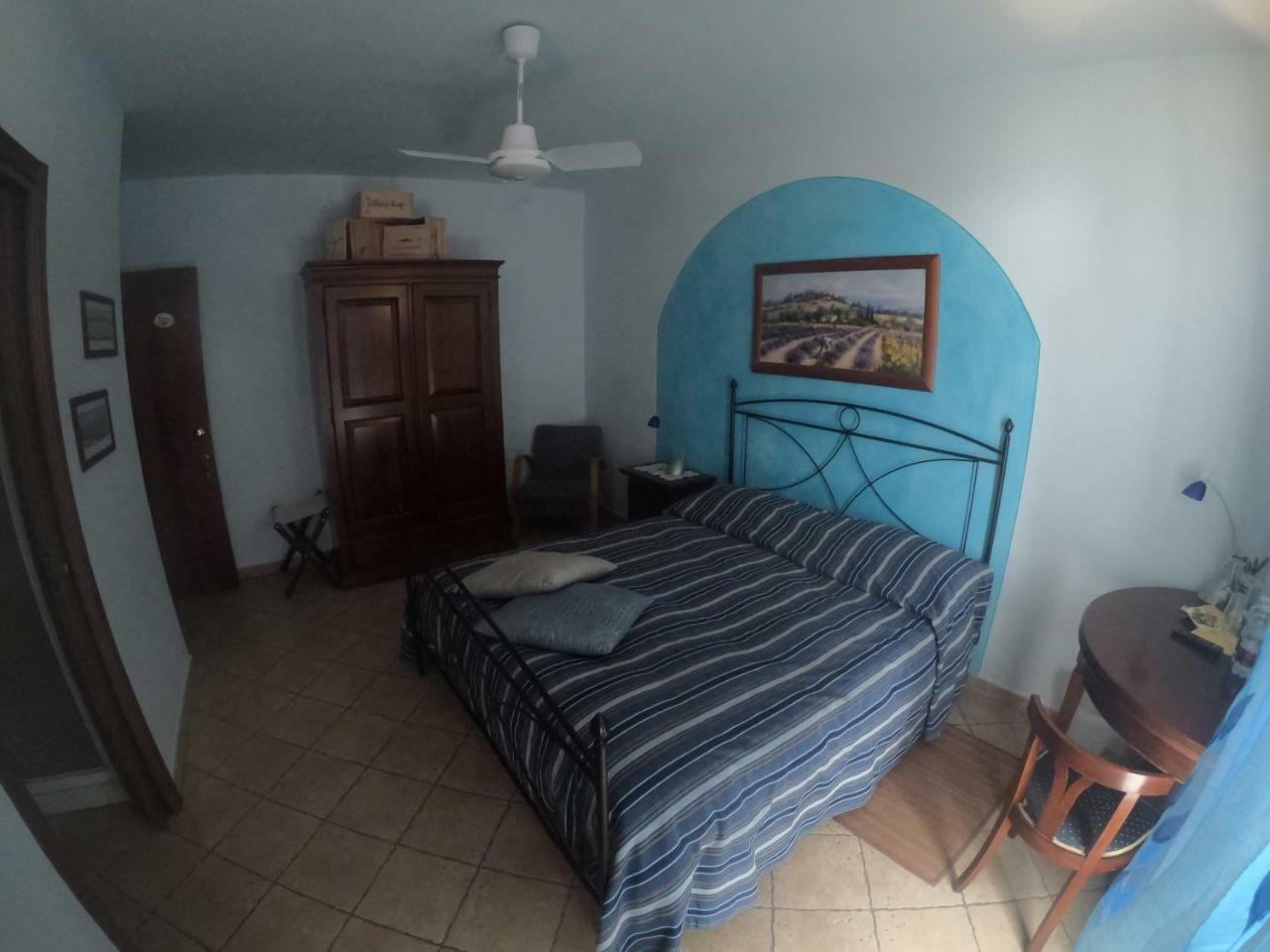 Tra... Monti E Vigne Bed & Breakfast La Morra Luaran gambar