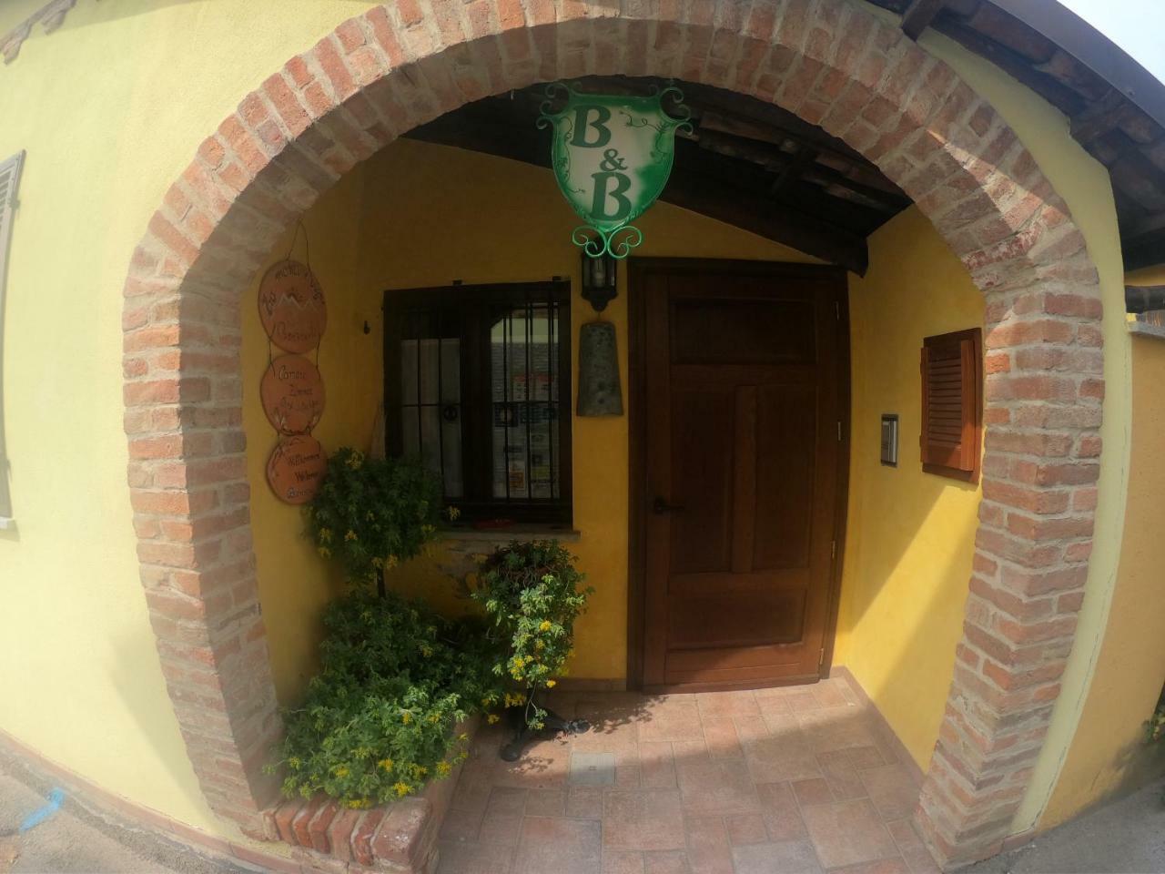 Tra... Monti E Vigne Bed & Breakfast La Morra Luaran gambar