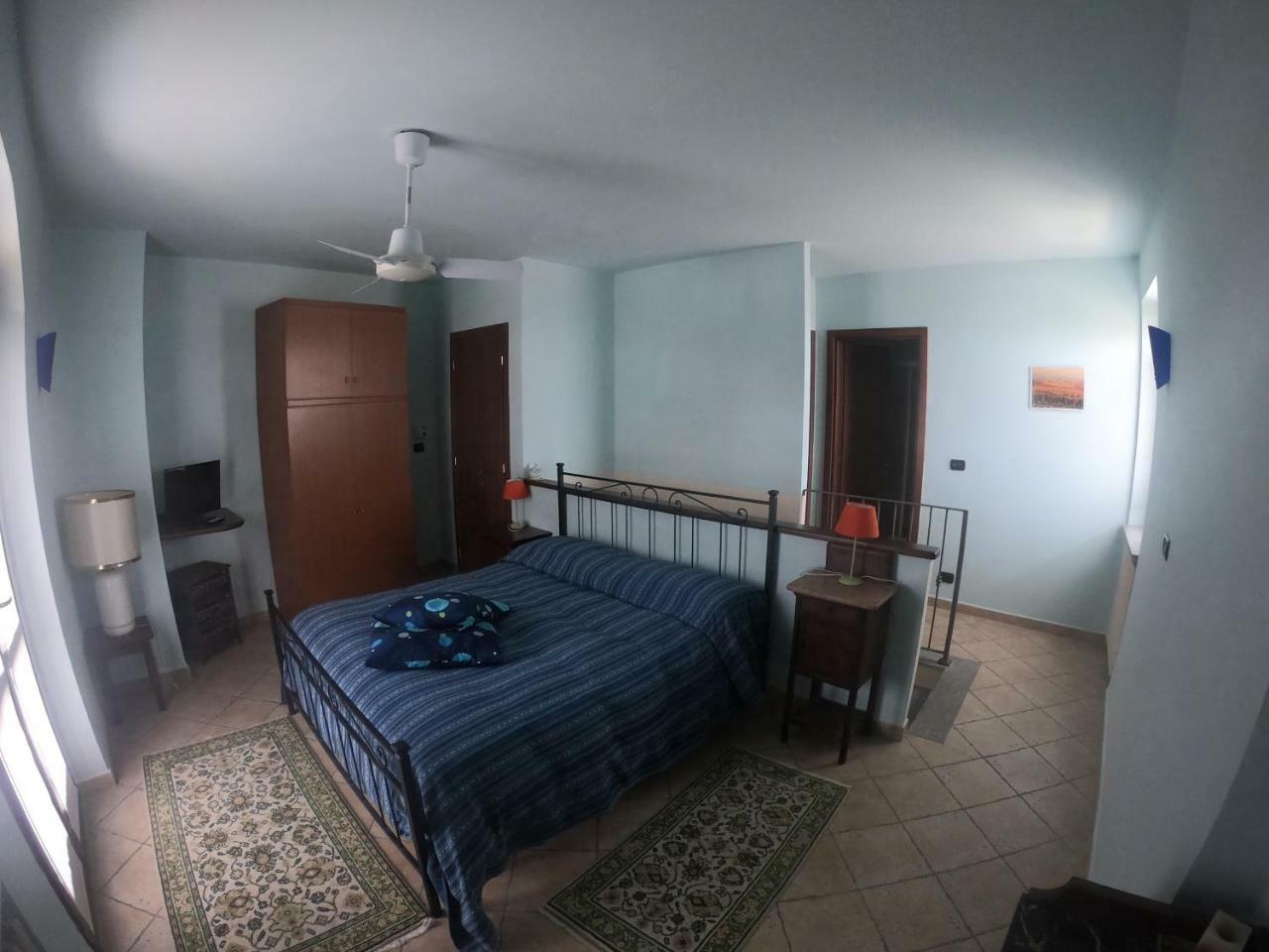 Tra... Monti E Vigne Bed & Breakfast La Morra Luaran gambar