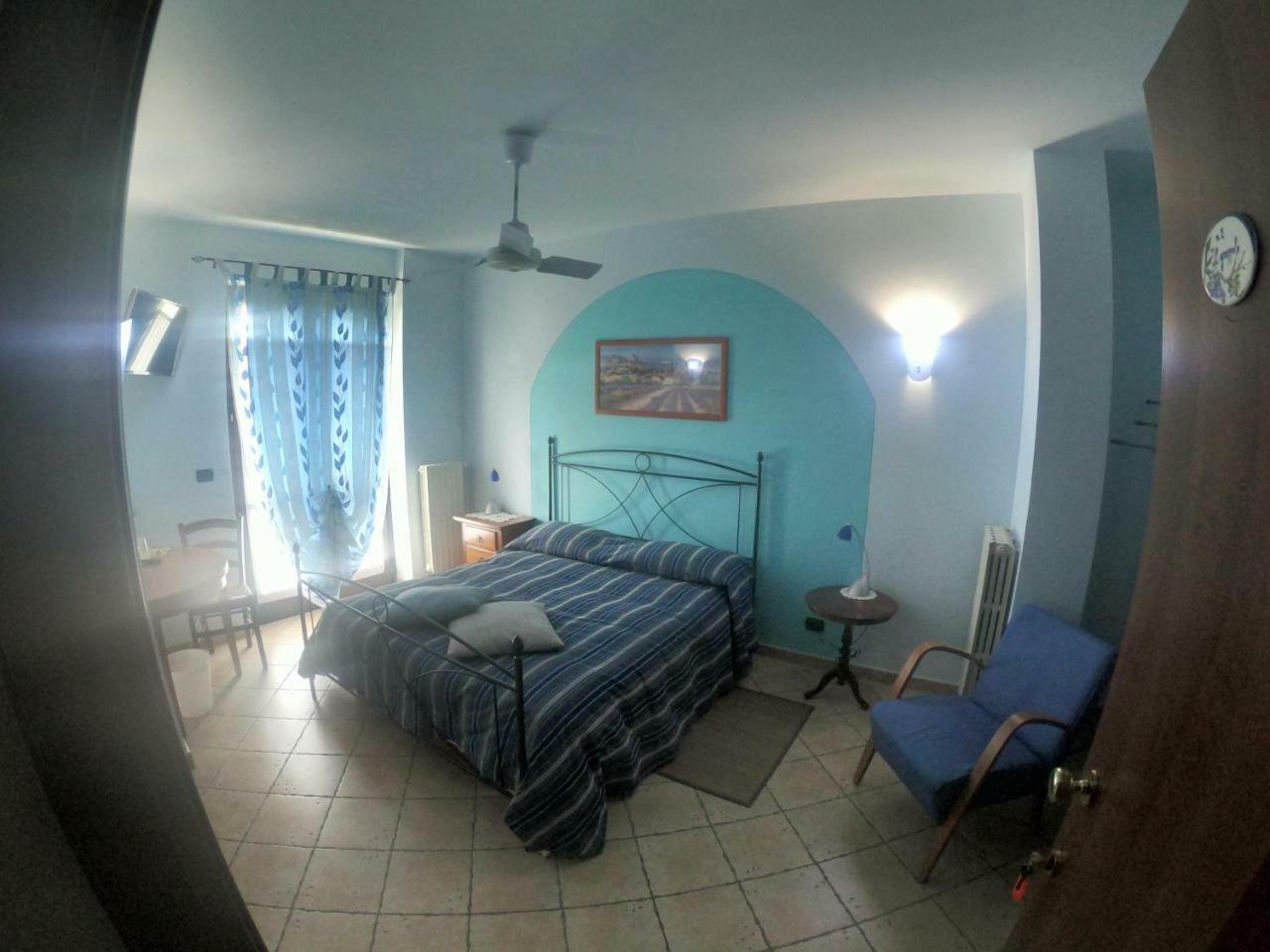 Tra... Monti E Vigne Bed & Breakfast La Morra Luaran gambar