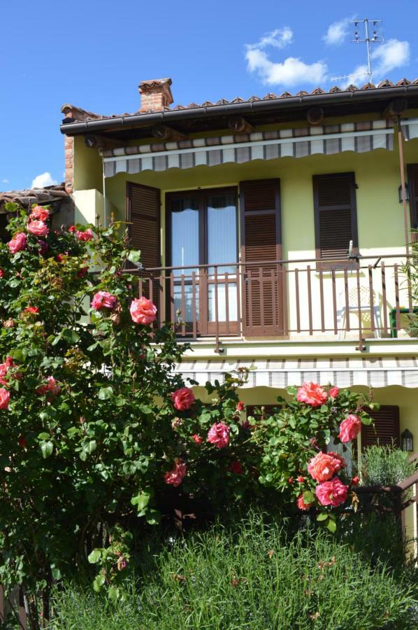 Tra... Monti E Vigne Bed & Breakfast La Morra Luaran gambar
