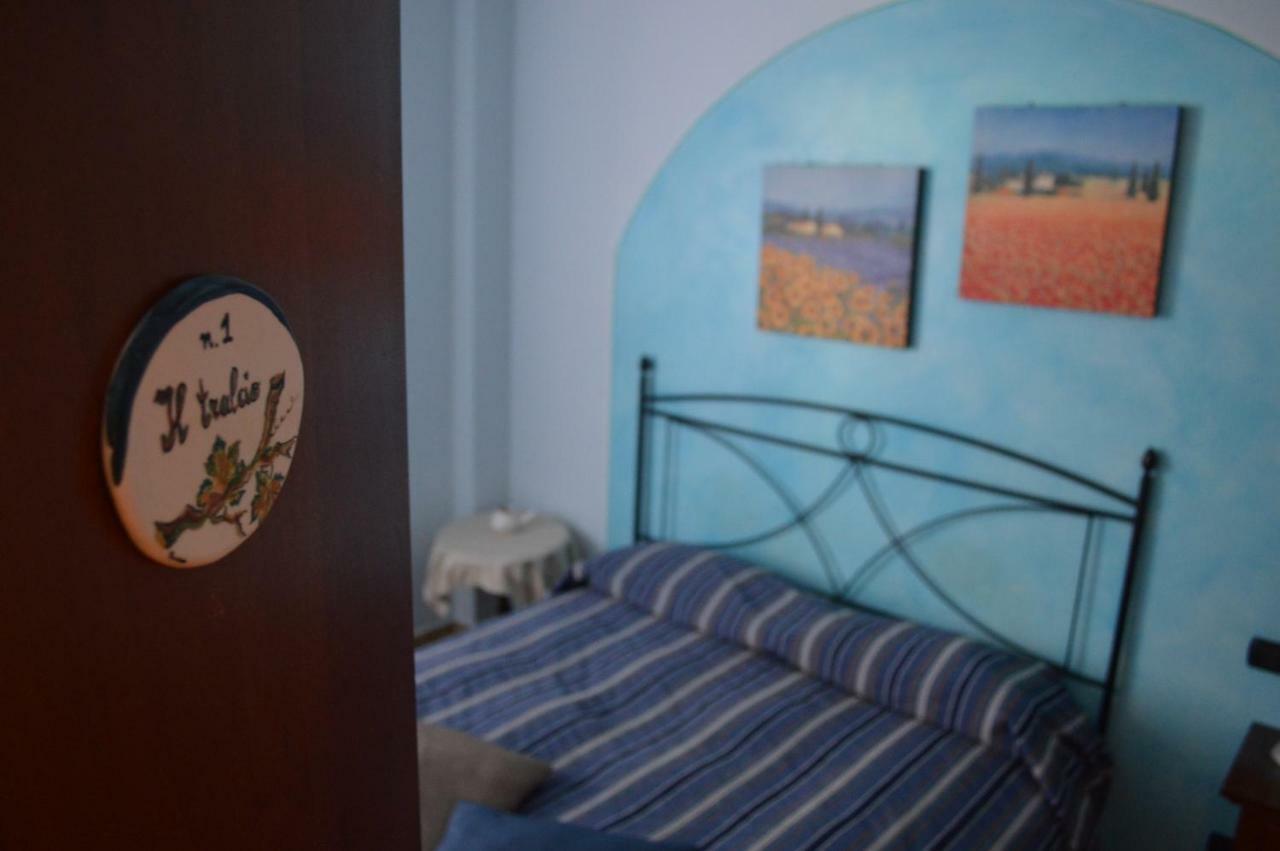 Tra... Monti E Vigne Bed & Breakfast La Morra Luaran gambar