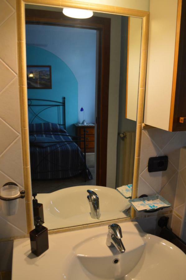Tra... Monti E Vigne Bed & Breakfast La Morra Luaran gambar