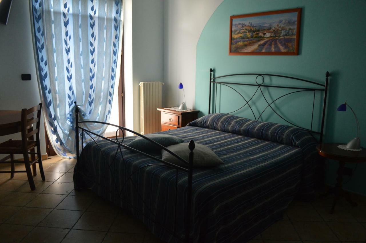 Tra... Monti E Vigne Bed & Breakfast La Morra Luaran gambar