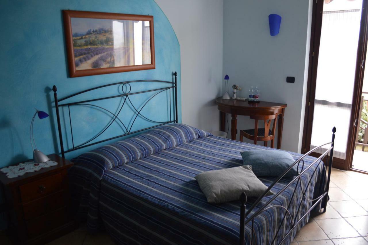 Tra... Monti E Vigne Bed & Breakfast La Morra Luaran gambar