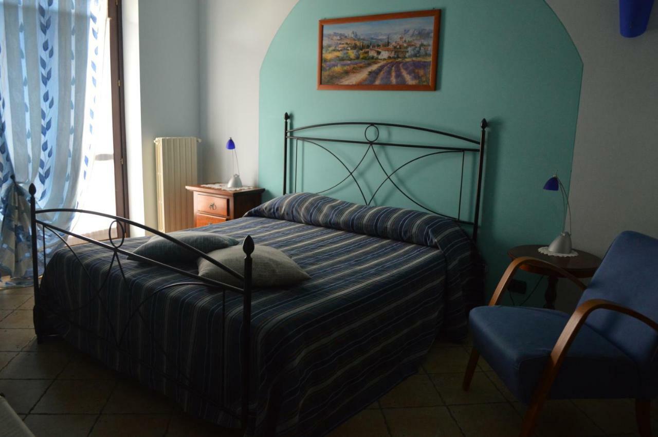 Tra... Monti E Vigne Bed & Breakfast La Morra Luaran gambar