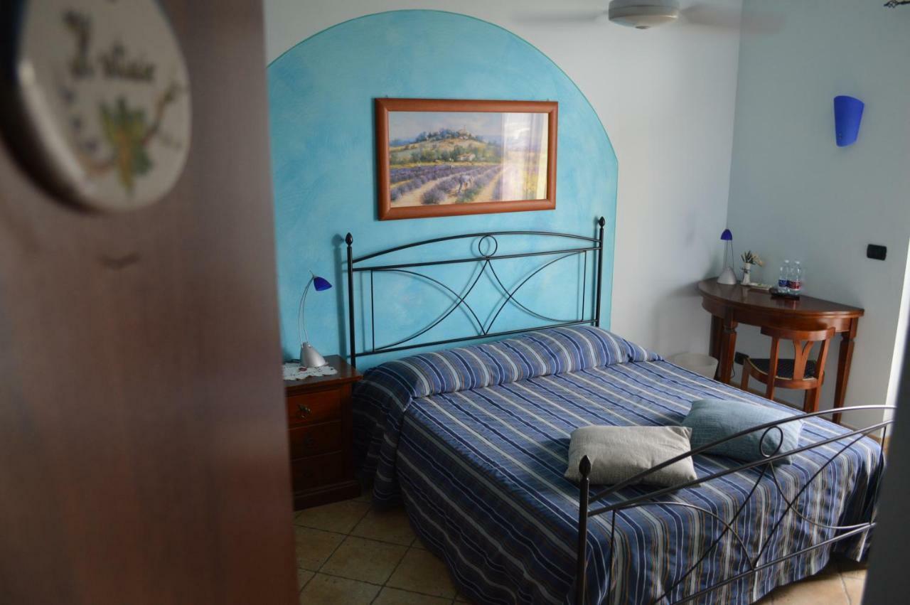 Tra... Monti E Vigne Bed & Breakfast La Morra Luaran gambar
